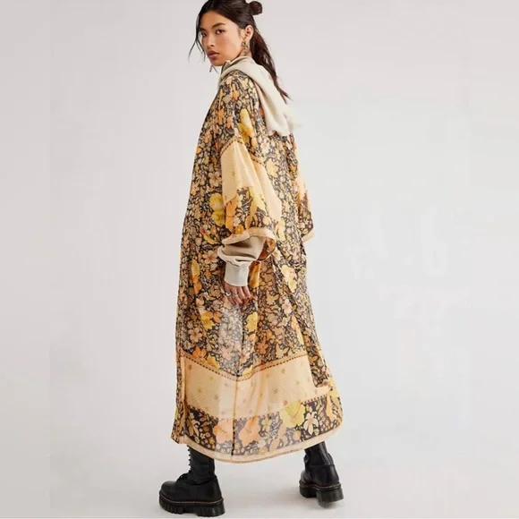 Spell Yellow and Black Kimono - Picture 2 of 8